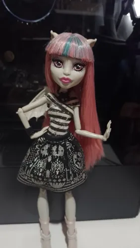 Monster high rochelle Goyle básica - w1