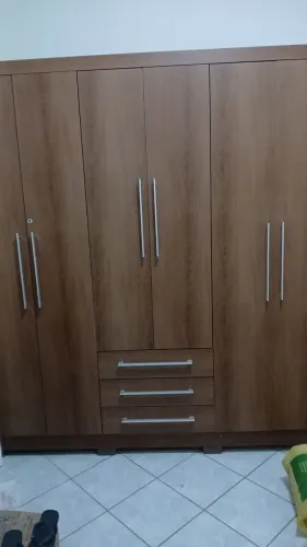 Vendo um guarda roupa novo