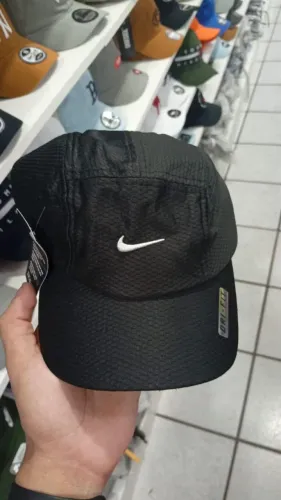 Bonés da Nike material Tactel