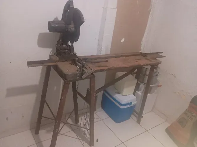Policorte com bancada 