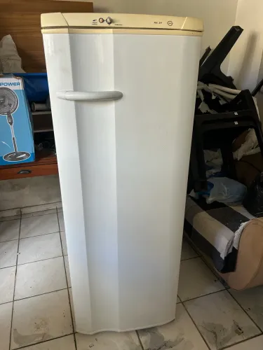 Geladeira electrolux simples (frete grátis)