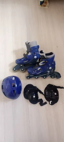 PATINS INFANTIL AJUSTÁVEL+ KIT DE PROTEÇÃO