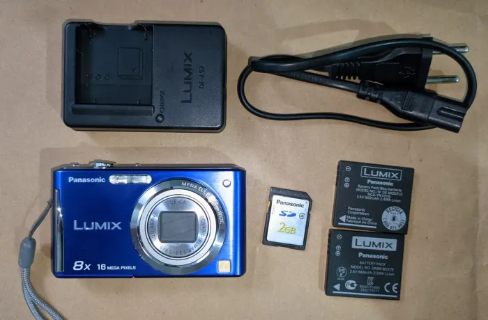 Câmera Panasonic FH25 NOVA