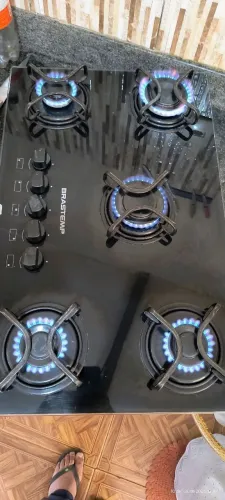 Fogão cooktop de cinco bocas Brastemp!