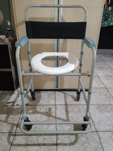 Cadeira De Banho Dobrável Higiênica Sem Coletor