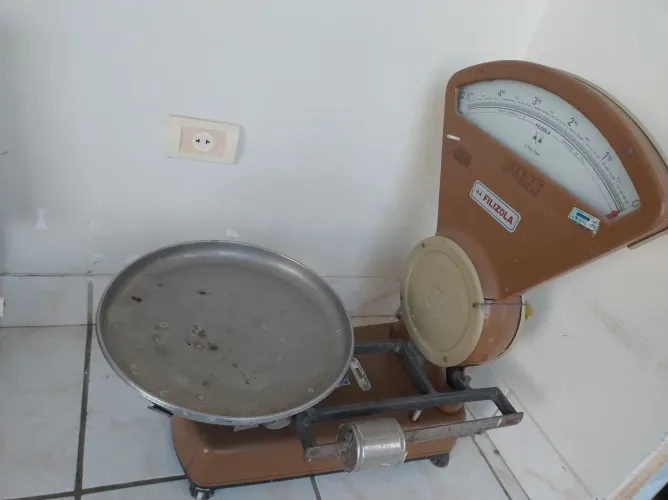 Balança Filizola antiga ferro (15kg)