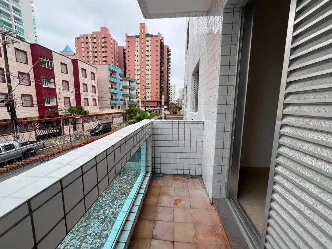 Apartamento para Locação com 2 Quartos e Sacada  80 m² na Vila Guilhermina, Praia Grande/S