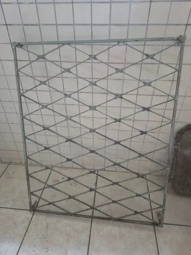 GRADE PARA JANELA FERRO FUNDIDO - 1,10X0,90 M