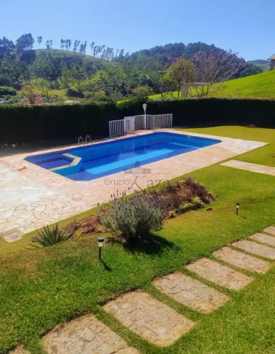 Oportunidade - Casa Sobrado em Condomínio - Village Paraybuna - 7 Dormitórios - 460m²