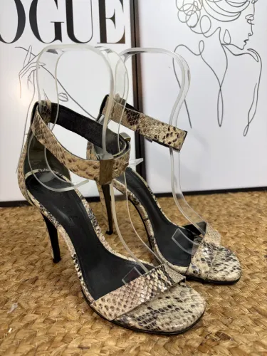 Sandália Schutz estampada 35