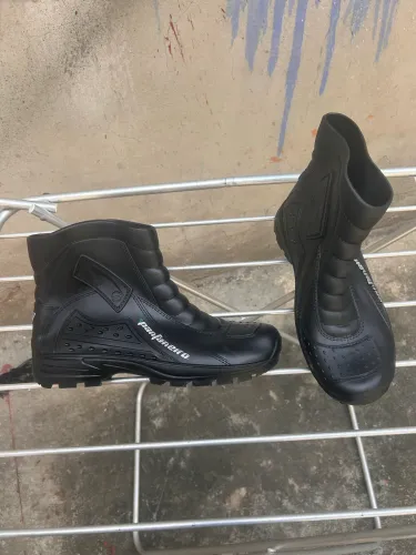 Bota pantaneira impermeável NOVA