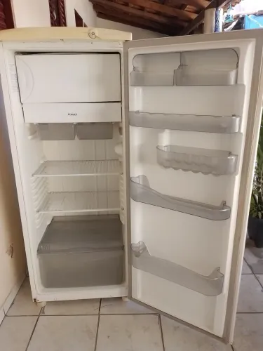  Geladeira consul