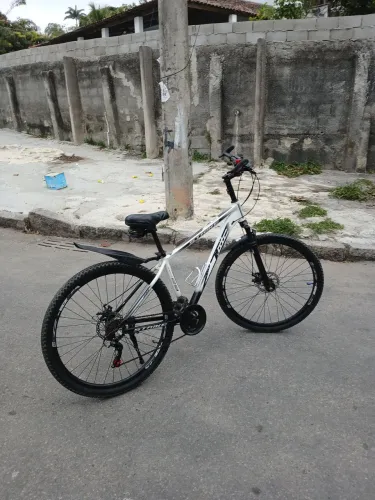 Bicicleta aro29 zt3 em excelente estado de conservação ela está como está na foto 