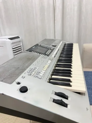 Teclado Yamaha PSR S710
