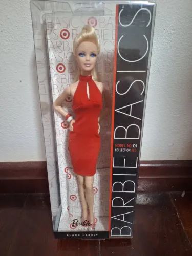 Barbie Basics RED collection - model 01 - nova, nunca removida da caixa ( NRFB)
