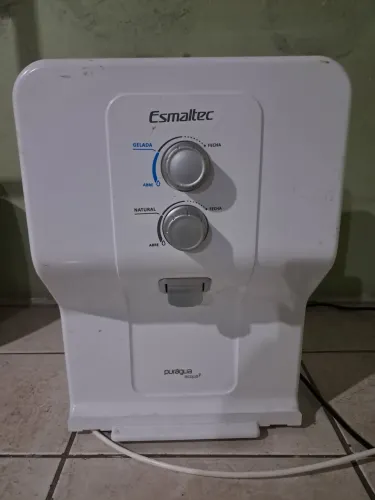 Bebedouro refrigerado com filtro