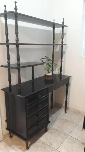 Estante colonial