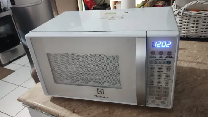 Microondas Eletrolux 21 Litros 127v