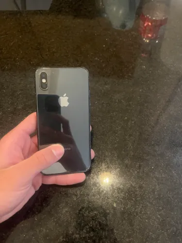 Vendo celular com a tela quebrada, único detalhe 