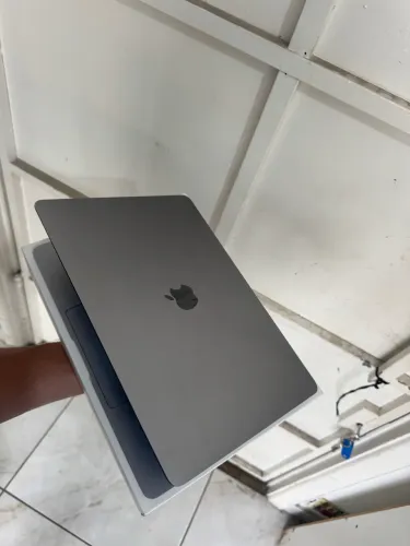 MacBook Air M1 256gb de memória bateria com 98% completo