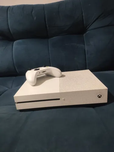 XBOX ONE S 1TB (troco em celulares)