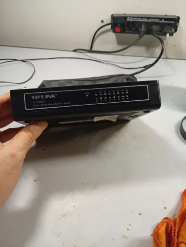 Switch TP-Link 16 portas 10/100