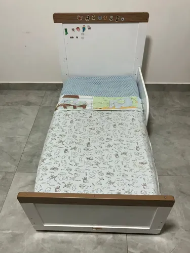 Cama infantil com colchão