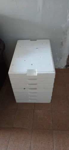 Vende-se isopor para transportar quentinha!