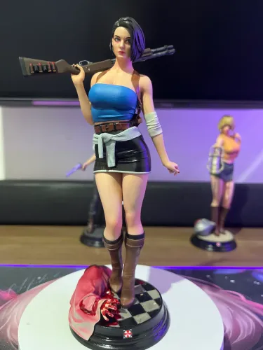 Resident Evil Jill Valetine escala 1/10(17,5cm +base)