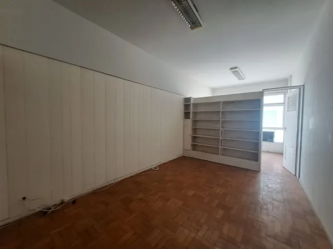 Sala para locação medindo ... Travessa Paço Centro do Rio de Janeiro