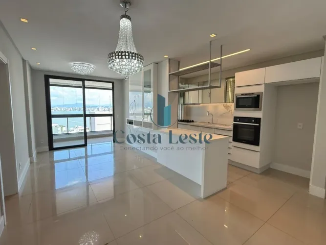 Excelente apartamento de 3 dormitórios com suíte na Agronômica