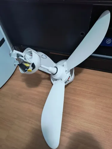 Ventilador de teto com controle remoto