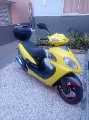 Motocicleta Automático 125cc