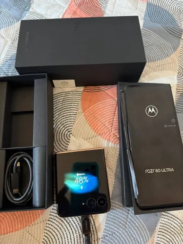 Moto Razr 60 ultra