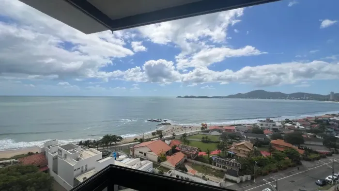 Apartamento 2 Suítes com Vistar Mar em Penha!