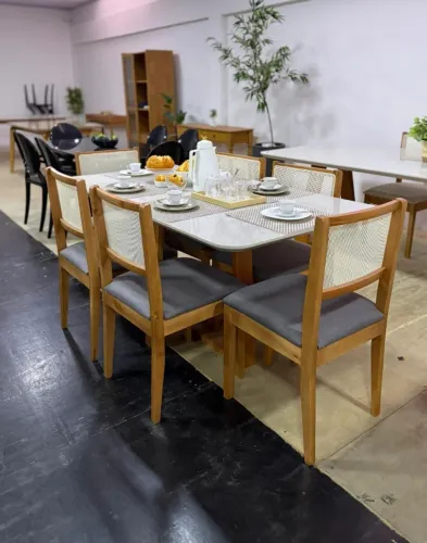 Mesa de Jantar com 6 cadeiras 1.60x90 toda de Madeira