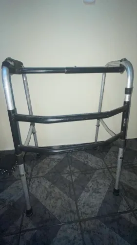 Andador ortopédico dobrável