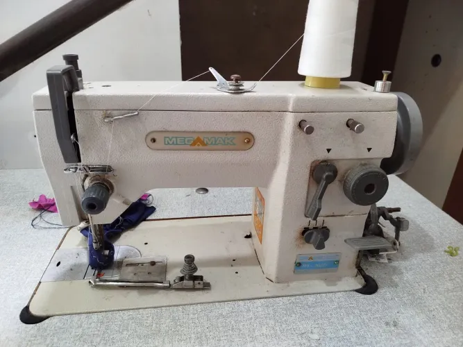 Máquina de Costura Reta e Zig Zag Industrial 