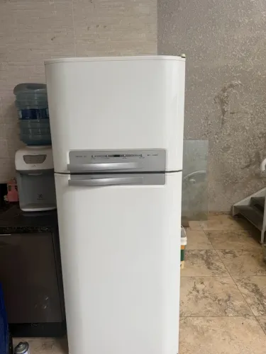 Geladeira Eletrolux Duplex Frost Free 