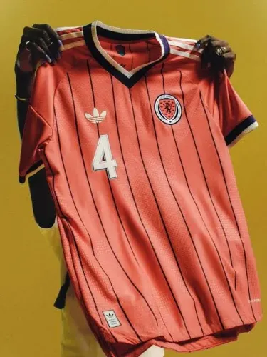 Camisa da Seleção da Escócia II - Versão Torcedor - Tamanho G