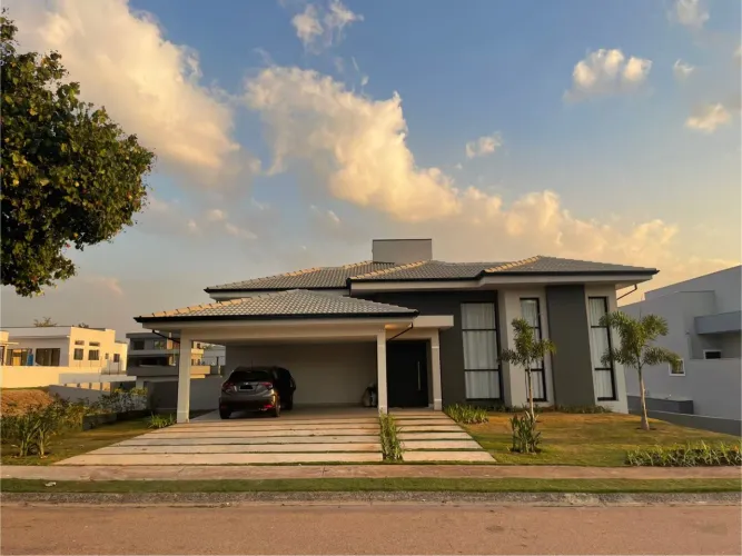 Casa à Venda no Condomínio Vida Real com 3 suites Itupeva/SP