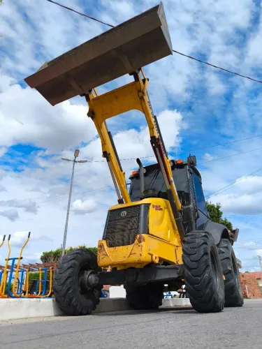 Retro escavadeira 2023/2023 1500 Horas.