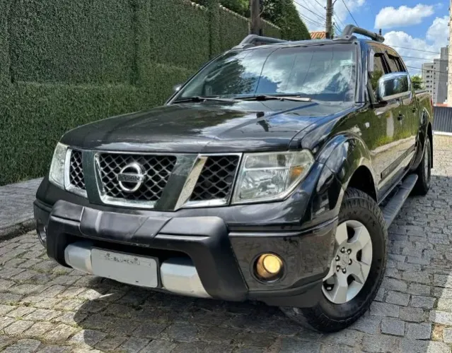 Nissan Frontier LE CD 4X4 2.5 TB Diesel Mec. 2013