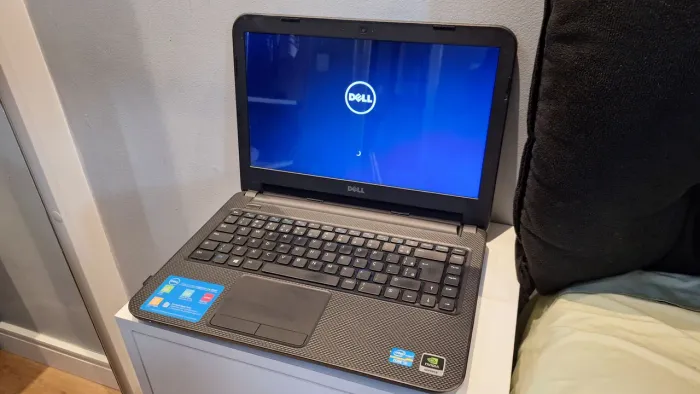 Notebook Dell Inspiron i5 | SSD 240GB | 6GB RAM | NVIDIA GeForce | Windows 11