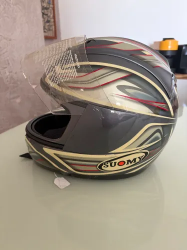 Capacete Suomy