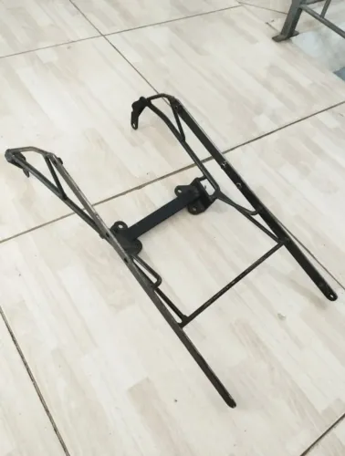 Suporte de correr para baú Factor / Fazer 150