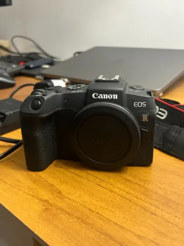 Câmera Canon RP