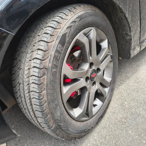 Rodas 16 com pneus 205/55 