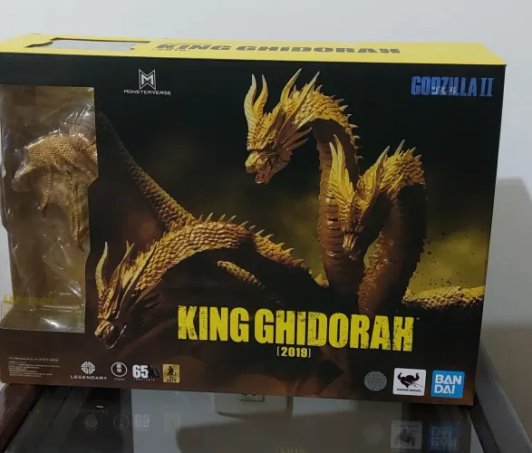 King Ghidorah 2019 Monsterarts- leia anúncio + brinde (prédios/diorama)