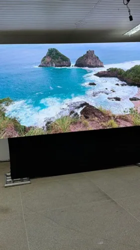 PAINEL DE LED 50X100 P2.97 INDOOR CURVO E MAGNÉTICO, VALOR POR METRO R$ 5.200